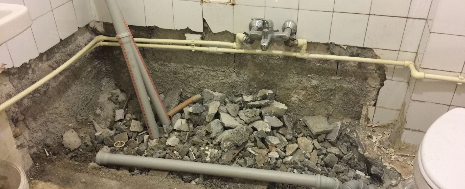 bathroom fitter near me TW1 4PB